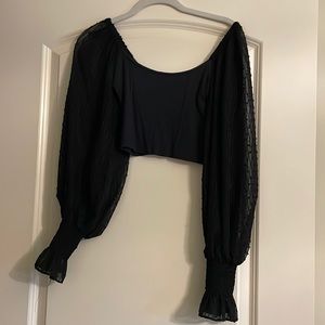 Adorable cropped blouse